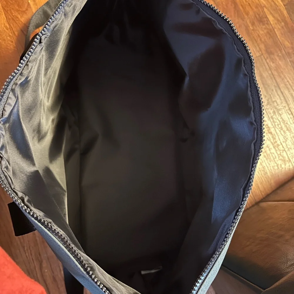 Coach - Picture 8 of 9